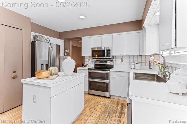 260 Cherry Grove Lane, Commerce Charter Township, MI 48390