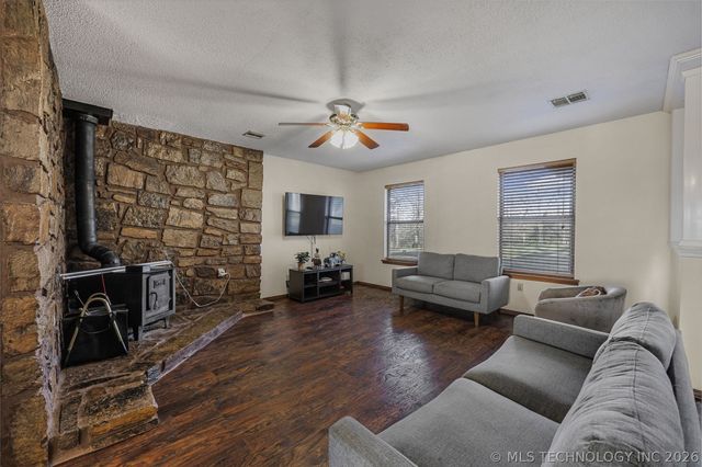 6312 N 428 Road, Pryor, OK 74361