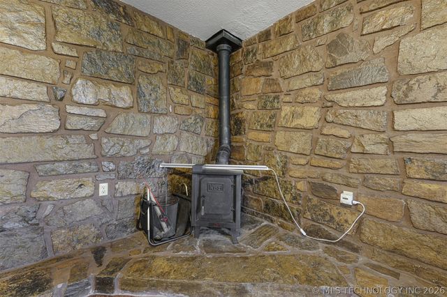 6312 N 428 Road, Pryor, OK 74361