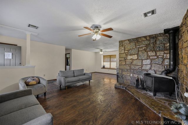 6312 N 428 Road, Pryor, OK 74361