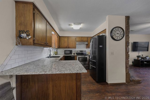 6312 N 428 Road, Pryor, OK 74361