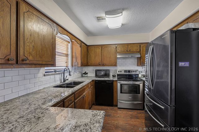 6312 N 428 Road, Pryor, OK 74361