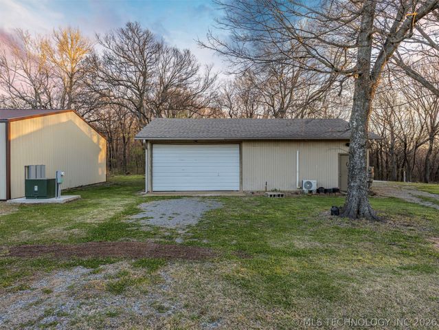 6312 N 428 Road, Pryor, OK 74361