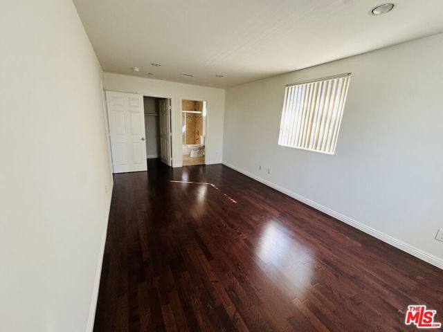8822 Orchard Avenue, Los Angeles, CA 90044