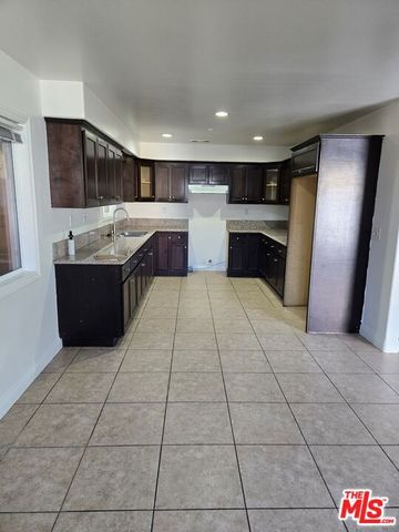 8822 Orchard Avenue, Los Angeles, CA 90044
