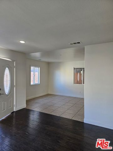 8822 Orchard Avenue, Los Angeles, CA 90044