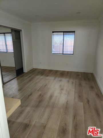 8822 Orchard Avenue, Los Angeles, CA 90044