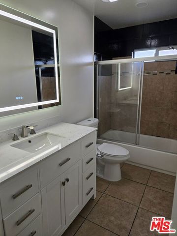 8822 Orchard Avenue, Los Angeles, CA 90044