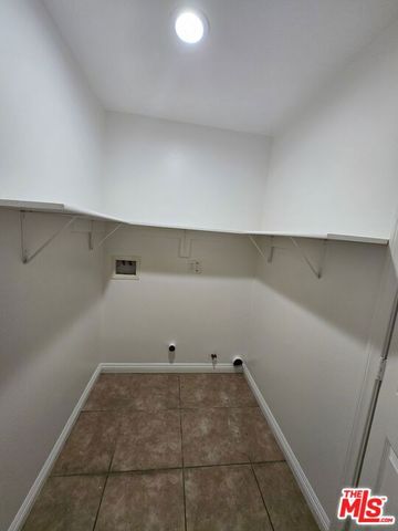 8822 Orchard Avenue, Los Angeles, CA 90044