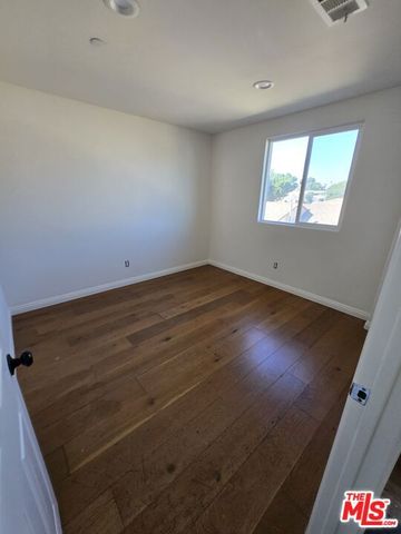 8822 Orchard Avenue, Los Angeles, CA 90044