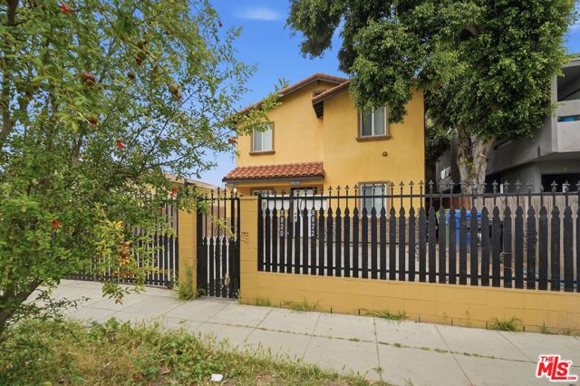 8822 Orchard Avenue, Los Angeles, CA 90044