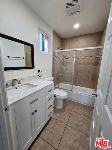 8822 Orchard Avenue, Los Angeles, CA 90044