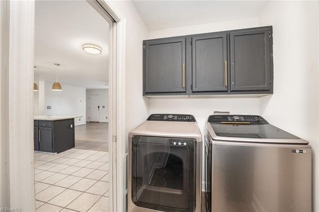 160 N Peace Haven Road, Winston-salem, NC 27104