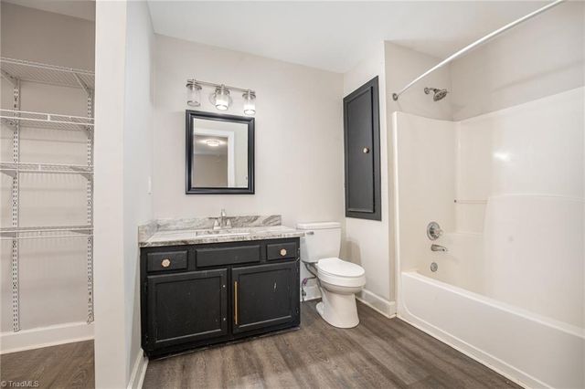 160 N Peace Haven Road, Winston-salem, NC 27104