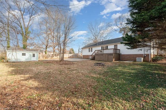 160 N Peace Haven Road, Winston-salem, NC 27104