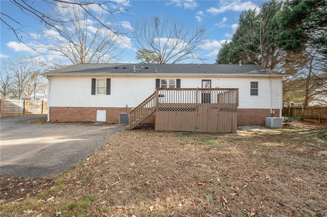 160 N Peace Haven Road, Winston-salem, NC 27104