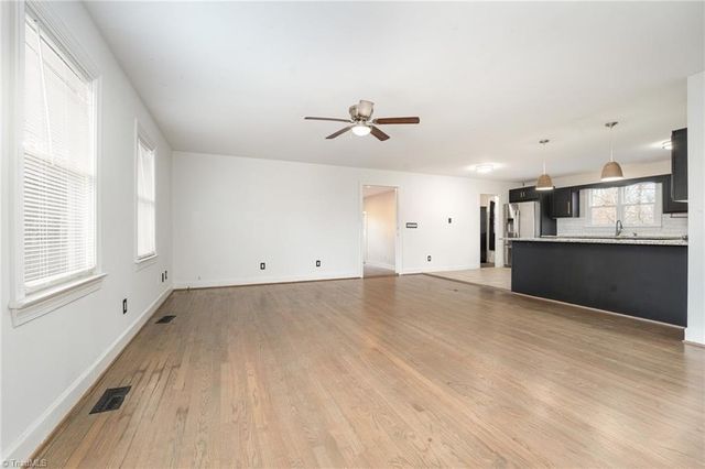 160 N Peace Haven Road, Winston-salem, NC 27104