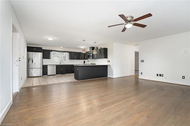 160 N Peace Haven Road, Winston-salem, NC 27104