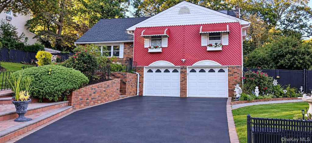 41 Washington Heights Street, Selden, NY 11784 — exterior