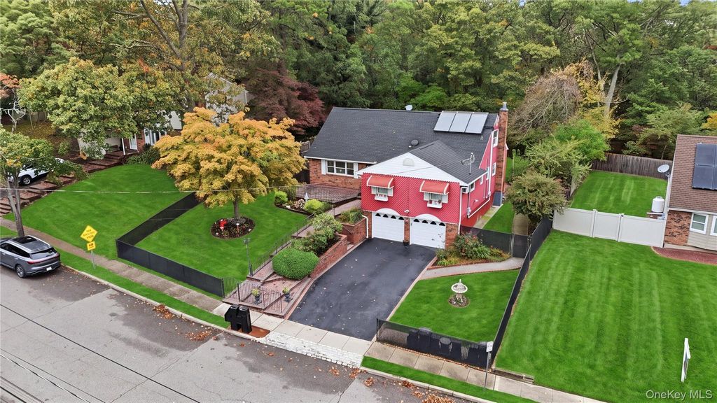 41 Washington Heights Street, Selden, NY 11784 — photo 2