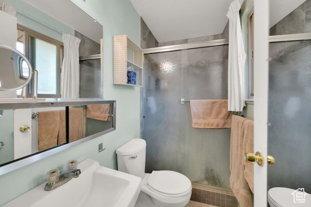 2325 W 5650 S, Roy, UT 84067