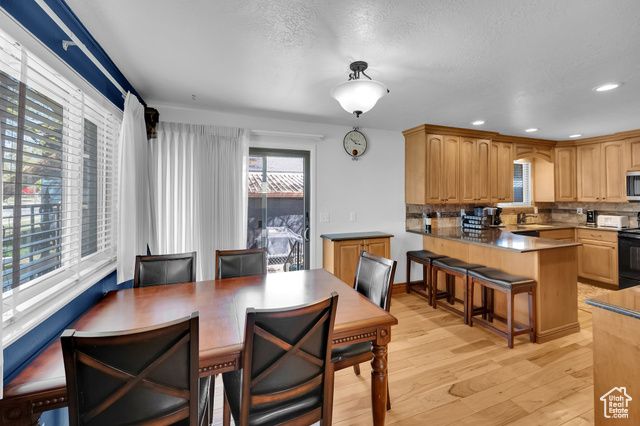 2325 W 5650 S, Roy, UT 84067