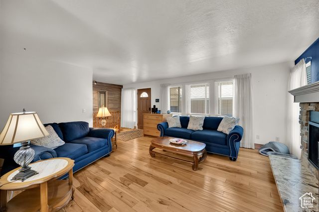 2325 W 5650 S, Roy, UT 84067