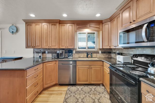 2325 W 5650 S, Roy, UT 84067