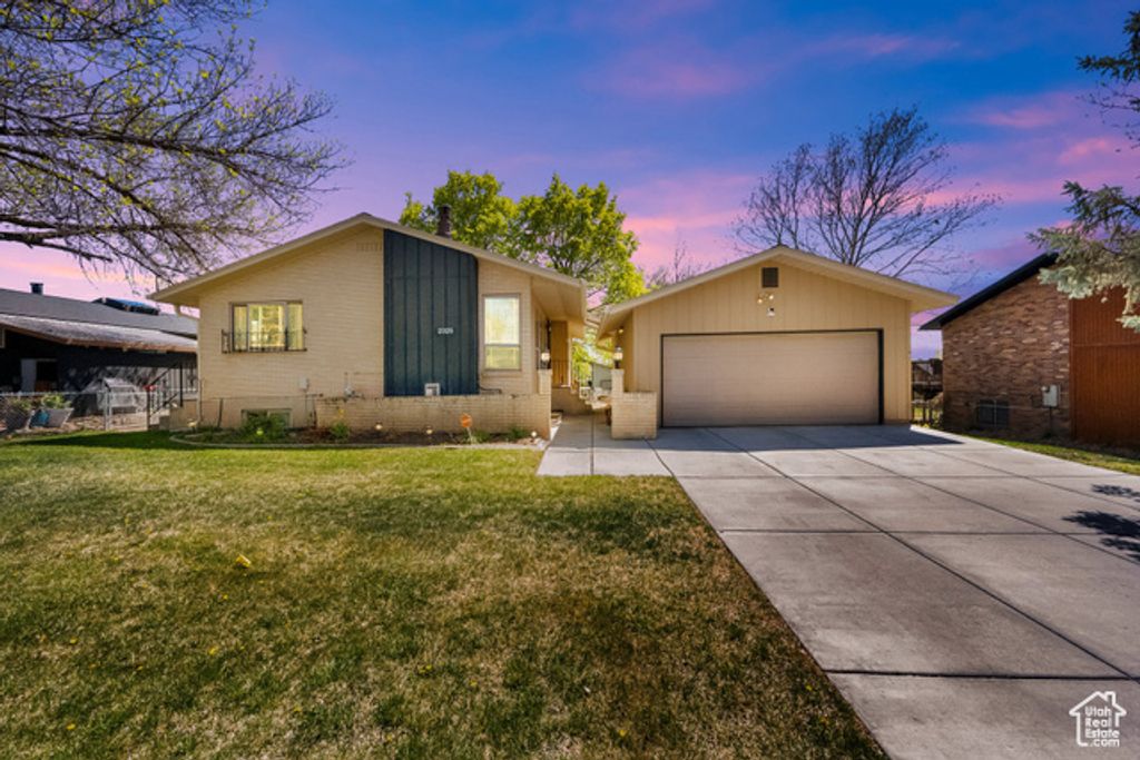 2325 W 5650 S, Roy, UT 84067