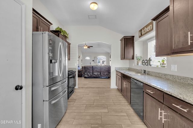 11056 GEM VALLEY Road, Socorro, TX 79927