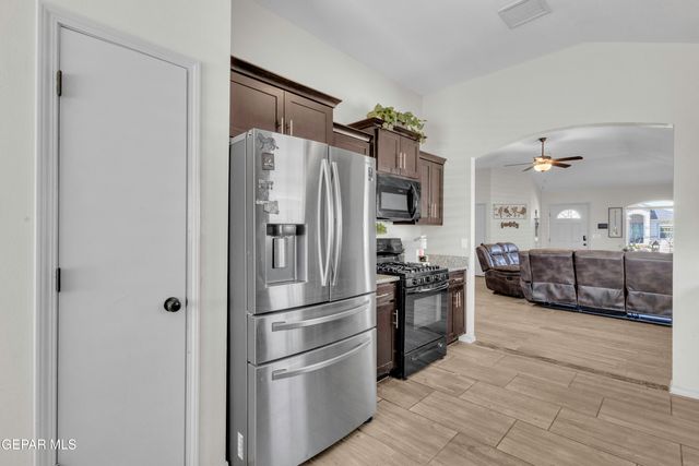 11056 GEM VALLEY Road, Socorro, TX 79927