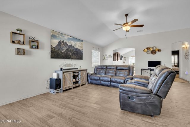 11056 GEM VALLEY Road, Socorro, TX 79927