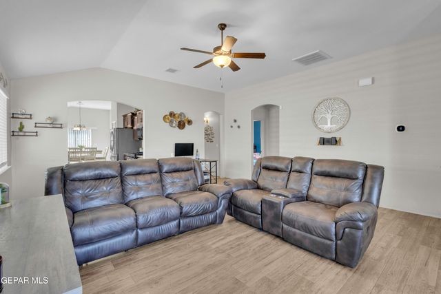 11056 GEM VALLEY Road, Socorro, TX 79927