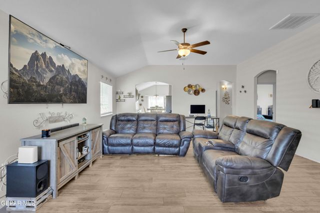 11056 GEM VALLEY Road, Socorro, TX 79927