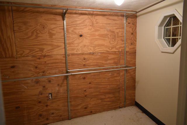 115 FALCON ST, Selmer, TN 38375