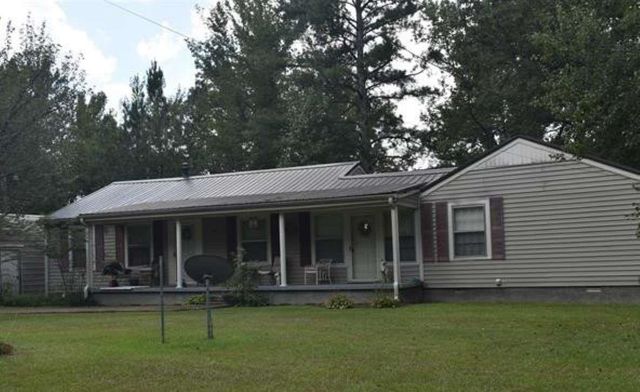 115 FALCON ST, Selmer, TN 38375