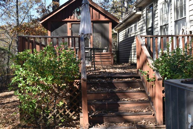 115 FALCON ST, Selmer, TN 38375