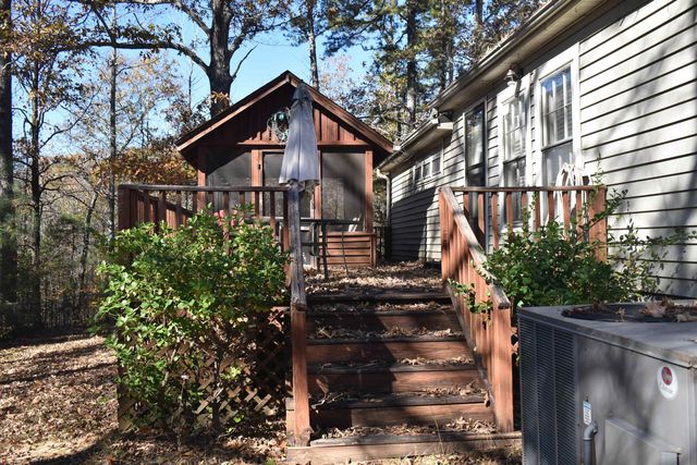 115 FALCON ST, Selmer, TN 38375