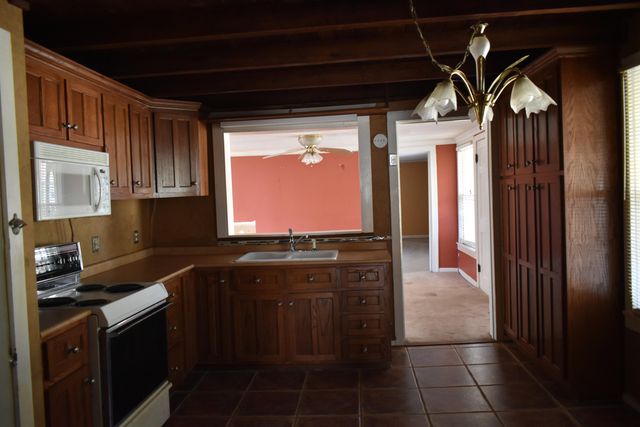 115 FALCON ST, Selmer, TN 38375