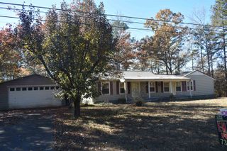 115 FALCON ST, Selmer, TN 38375