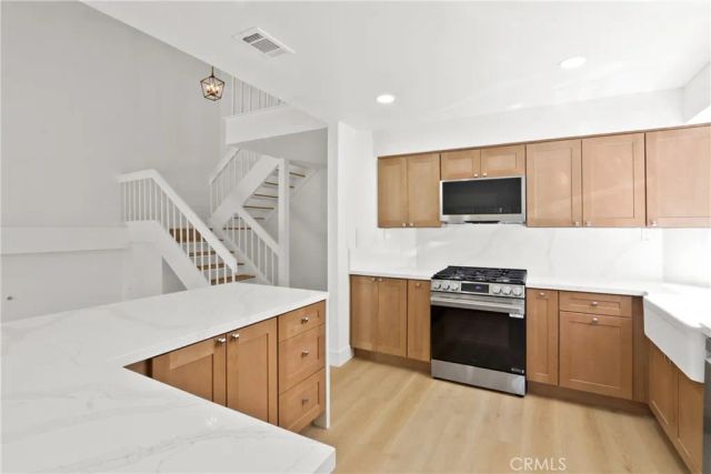 17 Rocky Creek, Laguna Hills, CA 92653