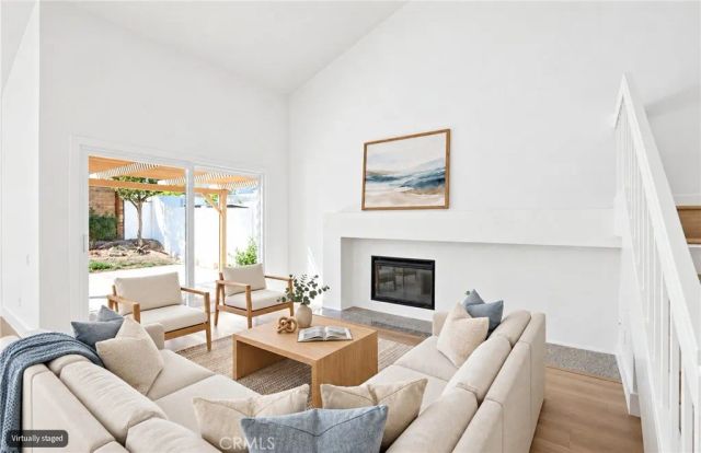 17 Rocky Creek, Laguna Hills, CA 92653
