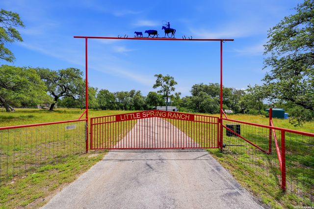 5621 Ranch Road 32, Blanco, TX 78606