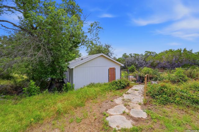 5621 Ranch Road 32, Blanco, TX 78606
