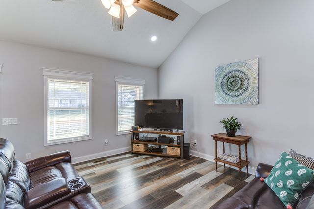 1390 W Lane St, Shelbyville, TN 37160
