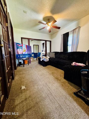 842 Nesslewood Avenue, Toledo, OH 43610