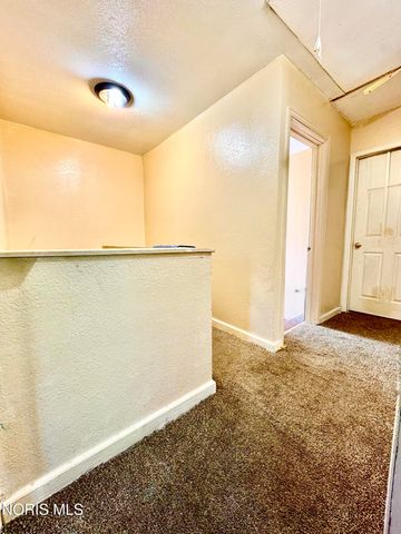 842 Nesslewood Avenue, Toledo, OH 43610