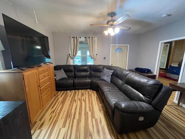 1124 6TH Avenue, Council Bluffs, IA 51501