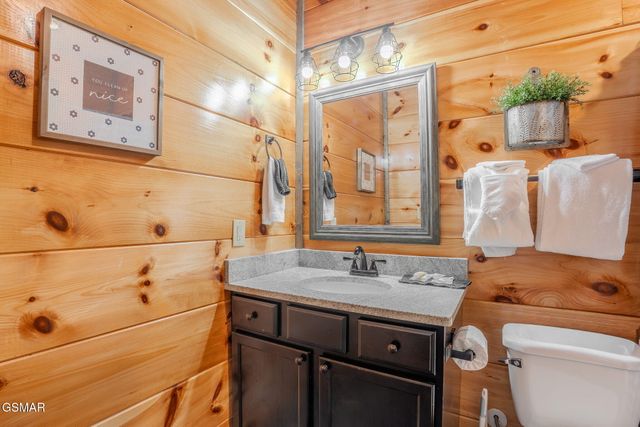 2043 Eagle Feather Drive, Sevierville, TN 37876