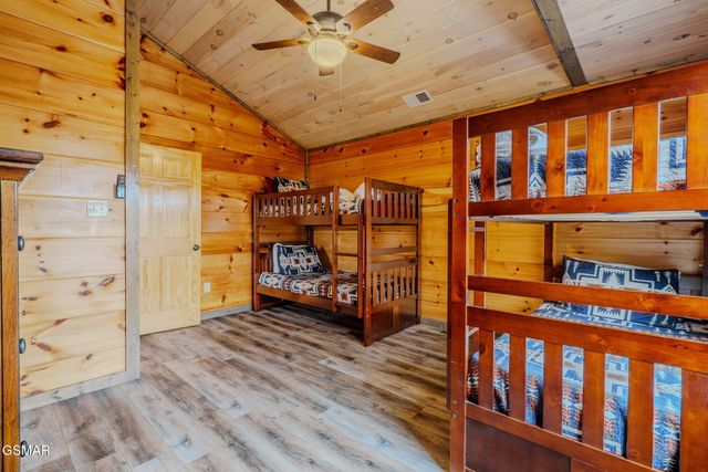 2043 Eagle Feather Drive, Sevierville, TN 37876